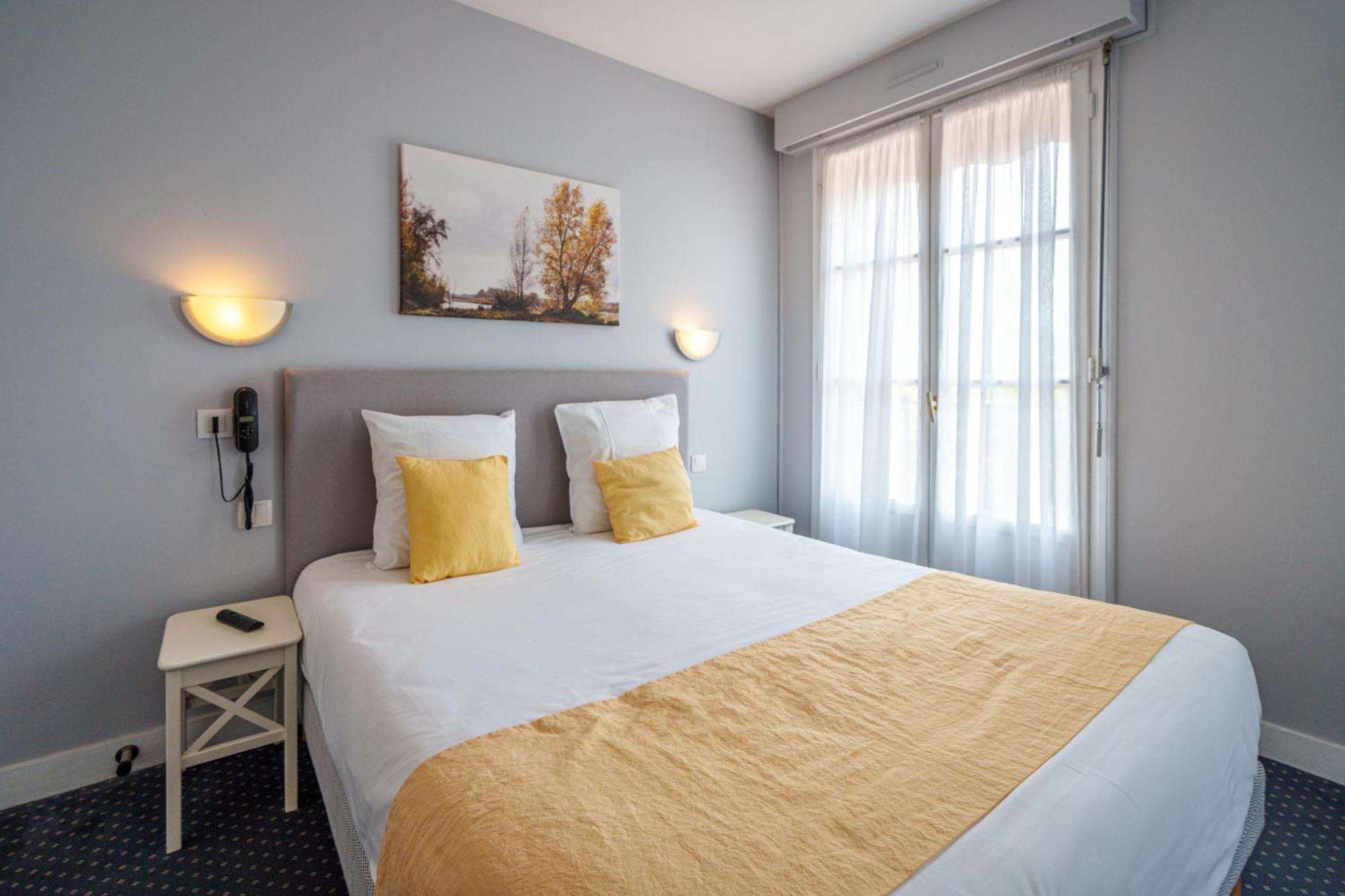 Hotel Val De Loire Азе-ле-Ридо Экстерьер фото