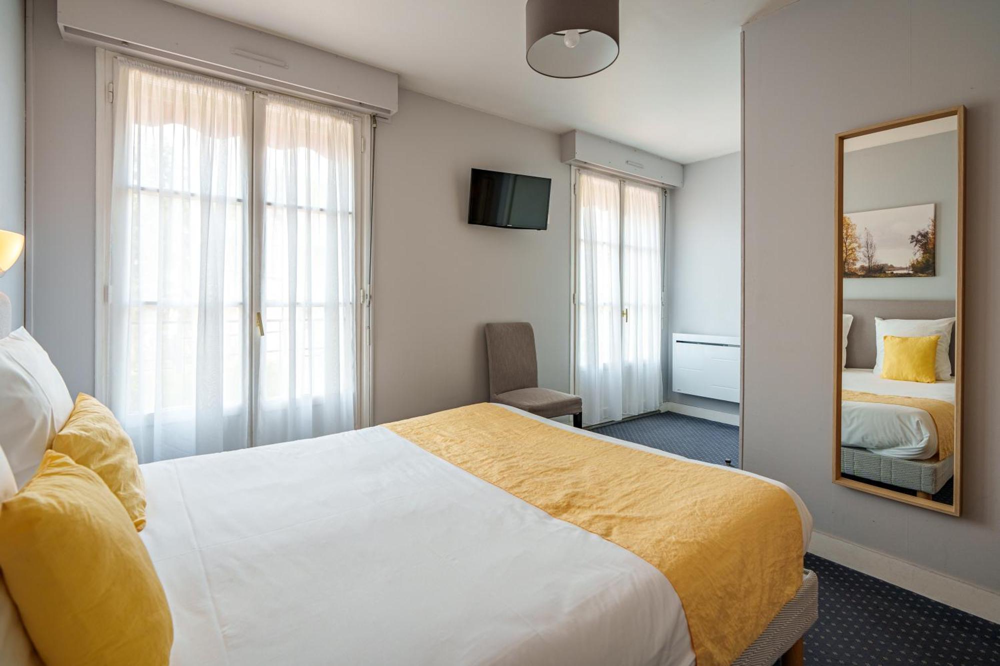 Hotel Val De Loire Азе-ле-Ридо Экстерьер фото
