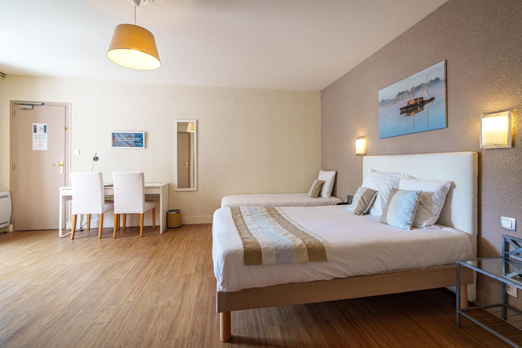 Hotel Val De Loire Азе-ле-Ридо Экстерьер фото