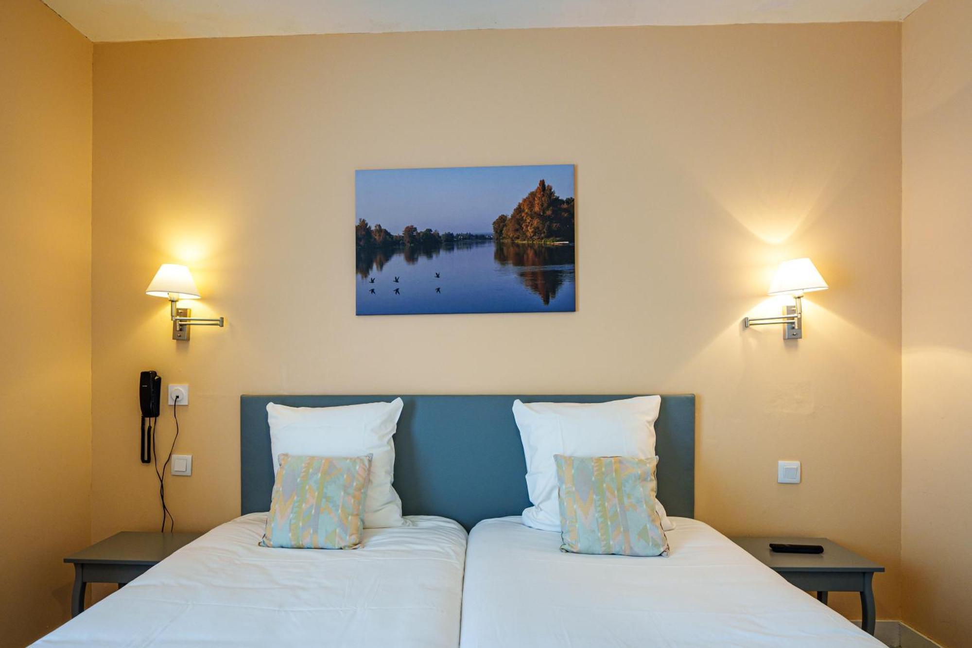 Hotel Val De Loire Азе-ле-Ридо Экстерьер фото