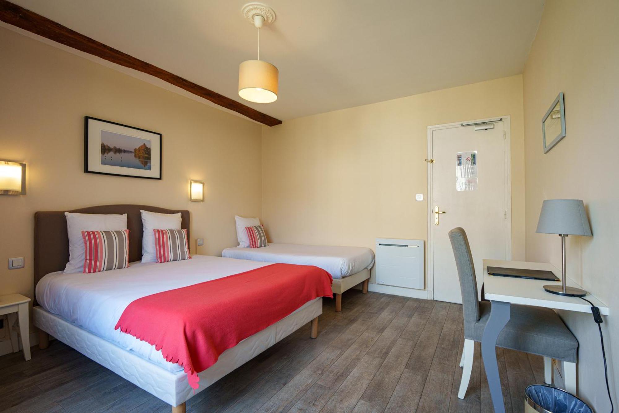 Hotel Val De Loire Азе-ле-Ридо Экстерьер фото